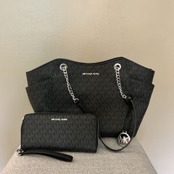 Micheal Kors Tote With Zipper And Wallet 