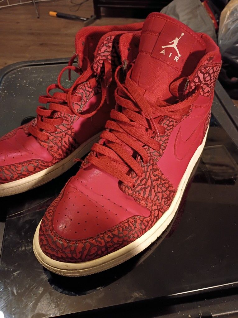 AIR JORDAN 1 RETRO  HIGH " RED ELEPHANT"  #839115-600 11/11/15
