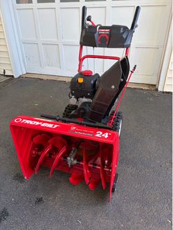 Troy Bilt 24” 208cc Storm 2410 Snow Blower