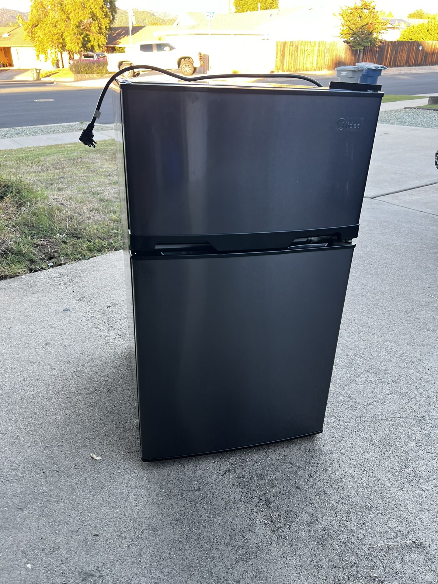 Mini Refrigerator ** Not Working**