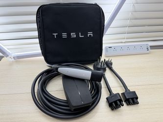 Brand New Tesla Mobile Connector (Charger). SKU437-S1