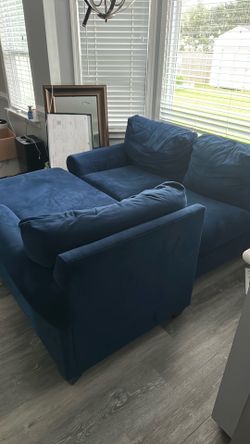 2 Piece Basset Sectional Couch Used Normal Wear and Tear 50$ OBO