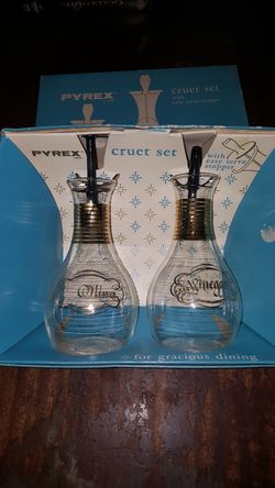 Vintage - 1950 Pyrex Cruet Set