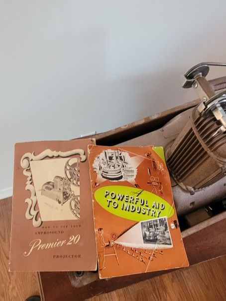 Amprosound Projector