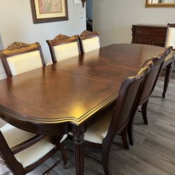 8 Chair Dinning Table