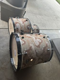 Camouflage Drumset And Cases