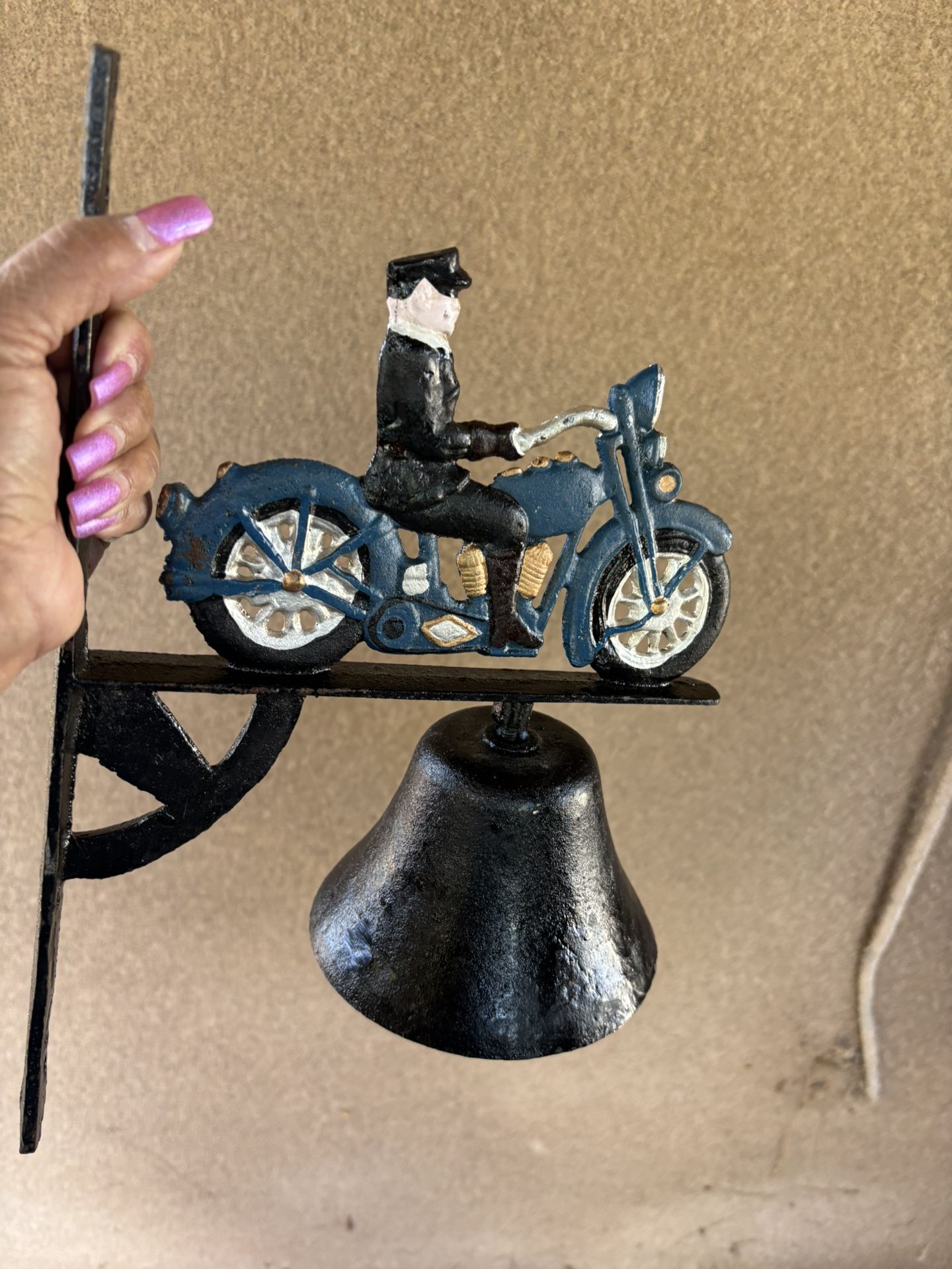 Vintage cast iron bell 🔔