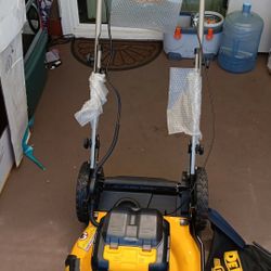 DeWalt Podadora De Sácate Nueva Never. Used No Tiene Las Baterías Solo Es La Máquina 