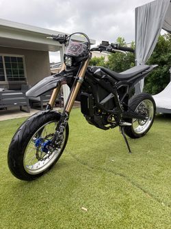 Surron Ultra bee (super moto)