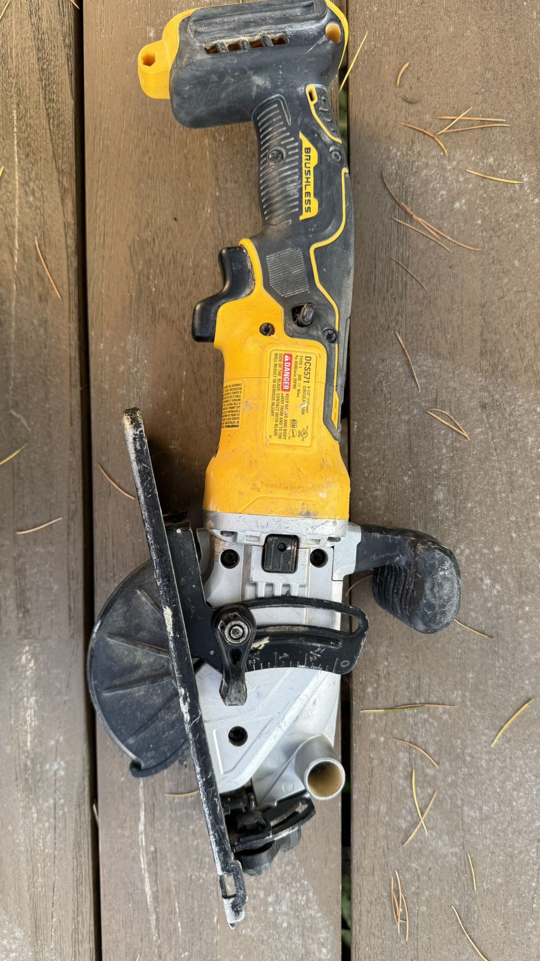 Dewalt 20 volt one handed 4 1/2” Circular Saw skill saw 
