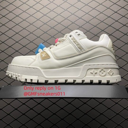 L.ouis V.uitton  LV Trainer