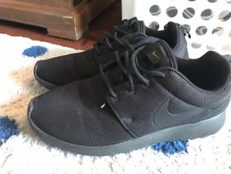 Women’s 8 1/2 Nike