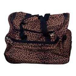 Like new Duffel bag on wheels
