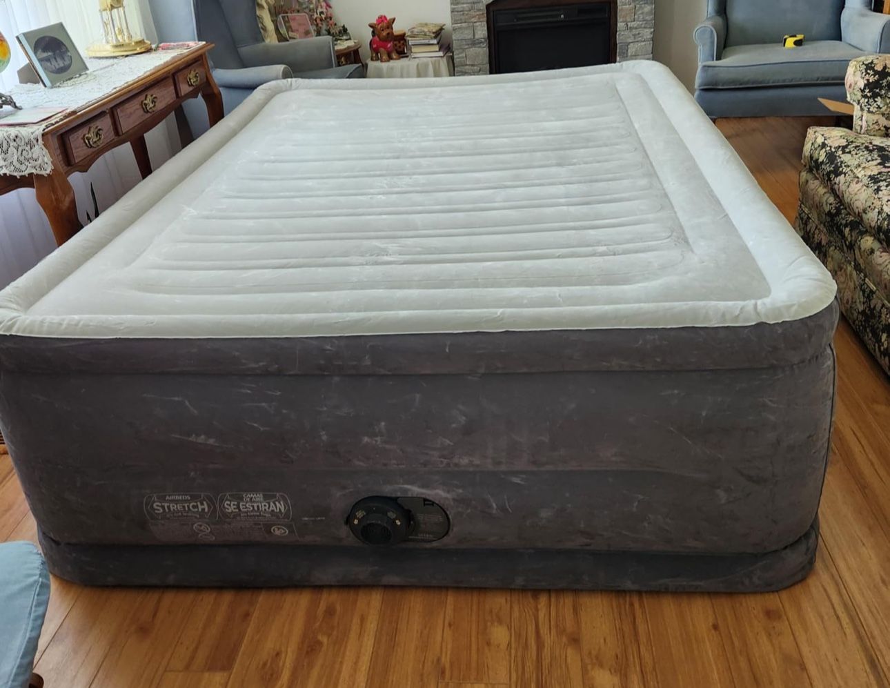 Intex Queen Inflatable Air Mattress W/ Built-in Inflate/Deflate Pump