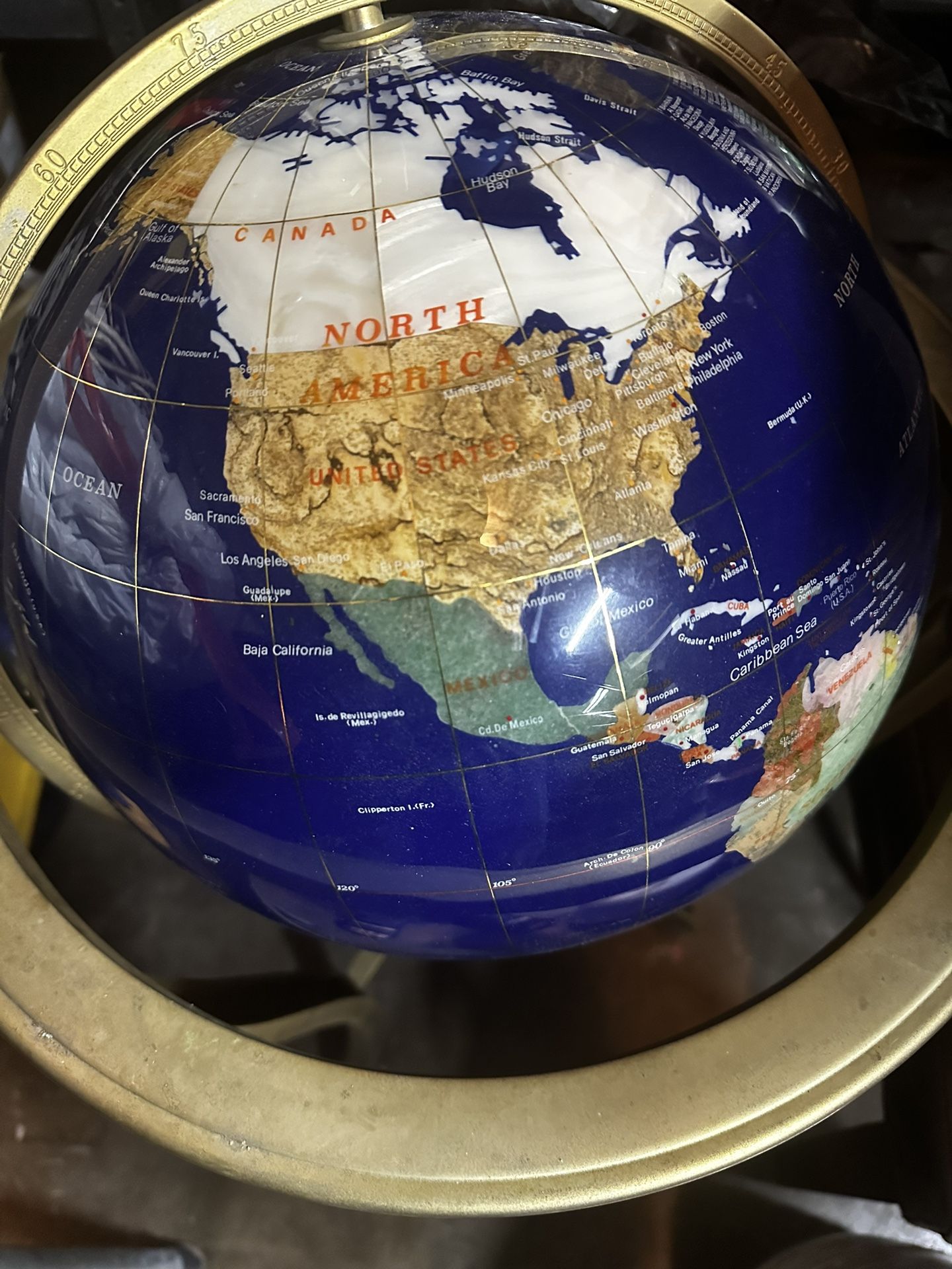 World Globe Spins 360 Degrees Manually