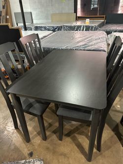 New 5pc Dining Set - table and 4 chairs!