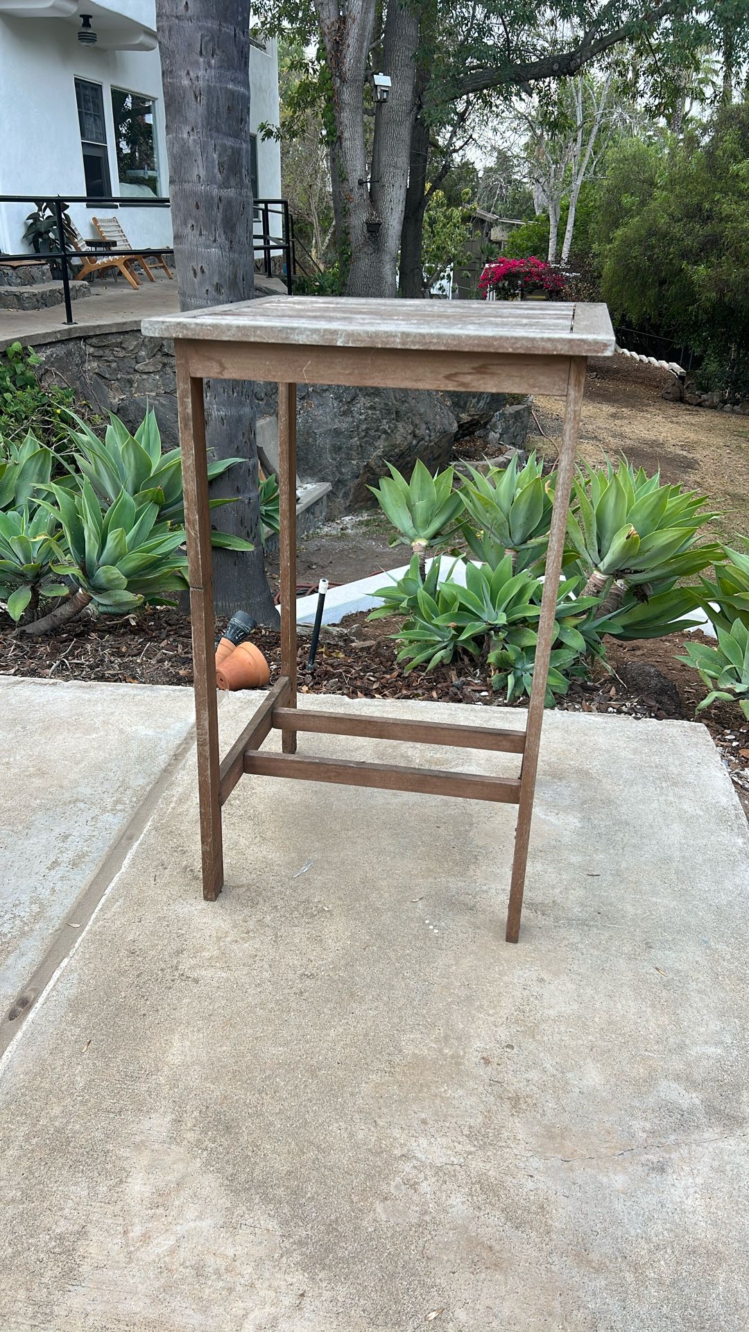 Free Outdoor Table