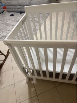 Mini crib
