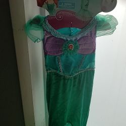 Kids custumes sizes 4 to 7 New 30%off If You Buy  3 Or More