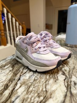 Purple Nike air max 11c