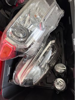 Tacoma Headlights/fog lights FREE!!