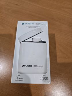 WHITE LIMITED EDITION OLIGHT Baton 3 Premium NEW AND NEVER OPENED with FREE CASE