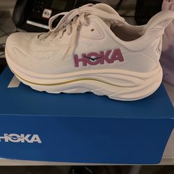 HOKA 7.5 size brand new!