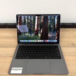 14" MacBook Pro M1 Pro 8 Core*500GB SSD*16GB RAM 
