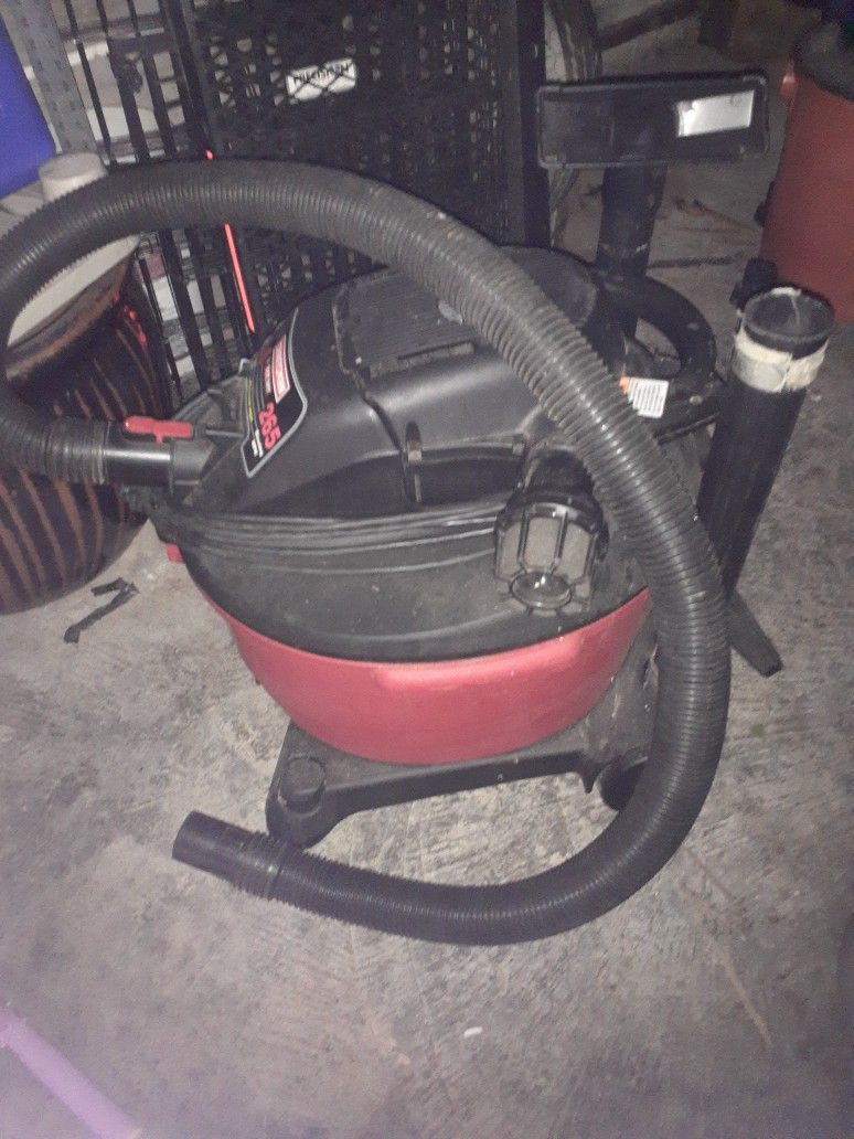 CRAFTSMAN. Vacuum.16 Gallon