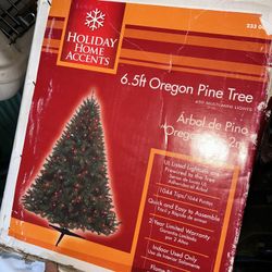 pre lit xmas tree it’s lit 