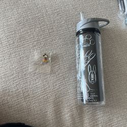 “BRAND NEW” MICKEY MOUSE PIN AND WATER BOTTLE