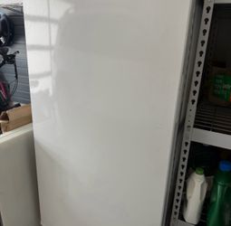 Whirlpool freezer 60x27.5x30”