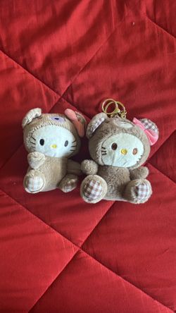 HELLO KITTY KEYCHAINS