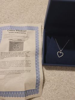 Diamond heart necklace brand new