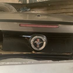 2010 /2012/2011 Trunk Lid Ford Mustang