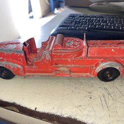 Vintage Hubley Kiddie Toy Fire Truck Engine #468 DieCast Metal USA Die Cast