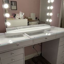 Gorgeous Impressions Vanity 
