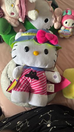 dancing Halloween hello kitty