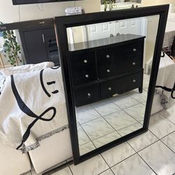 Dresser w/ Mirror