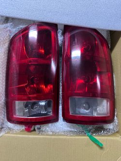 3rd gen RAM tail lights / 3rd brake light 30$