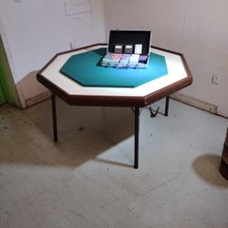 Card Table W/ 400+ Piece Chip Set 