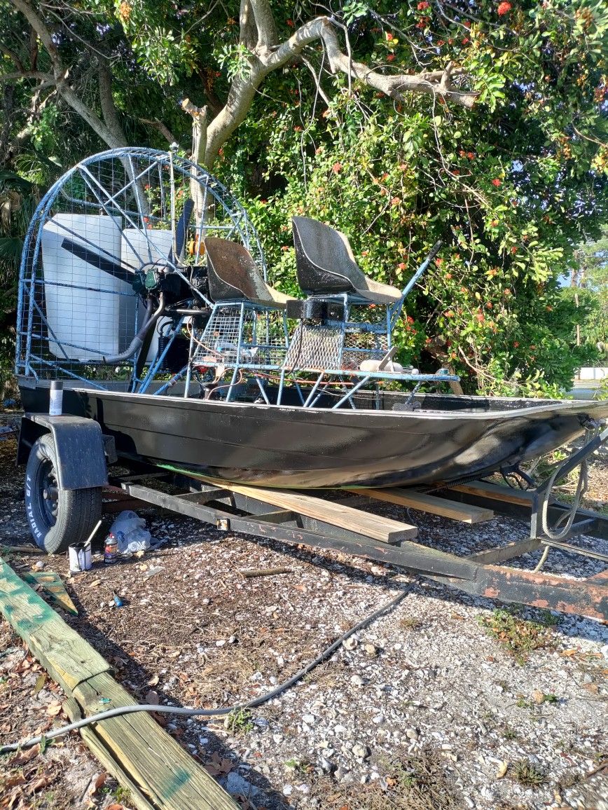 Photo 2000 gillio airboat