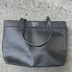 GUESS PURSE