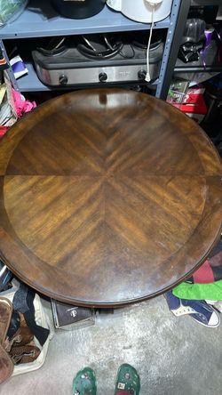 Round brown ottoman