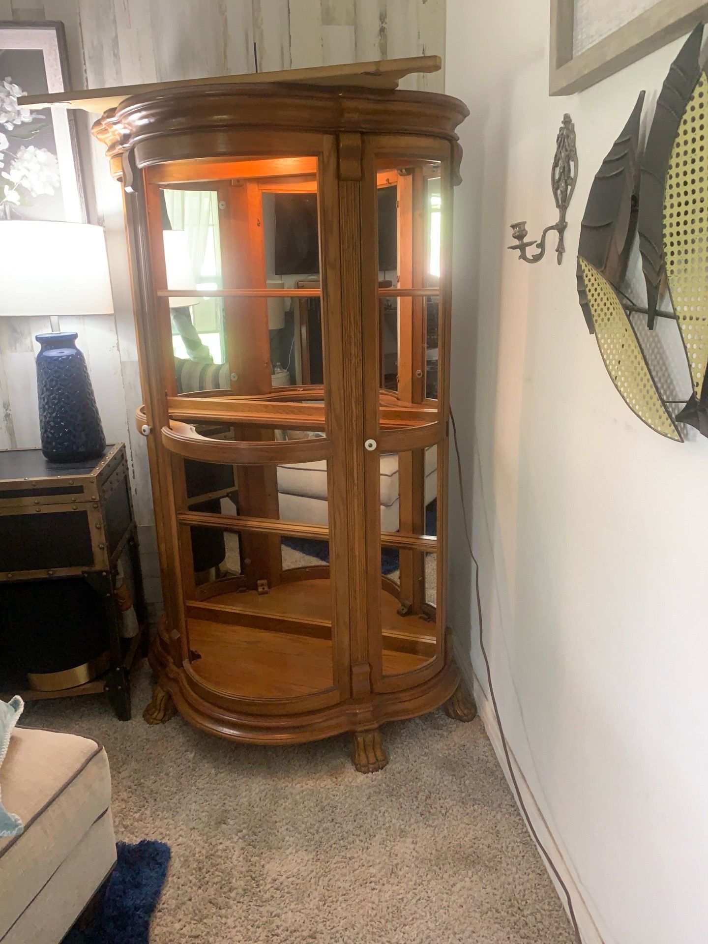 Bear Claw Curved Oak Curio 5x10 Feet Tall