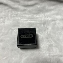 2 little rooms black ring storage gift box ONLY