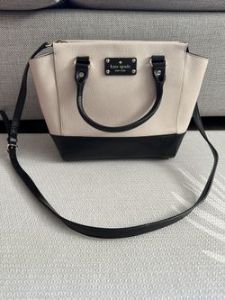 Kate Spade purse With Shoulder Strap And Handles