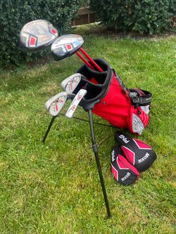 Kids right-handed set of golf clubs and bag - Cobra Moxie