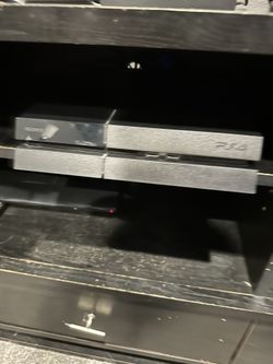 Ps4 Console With Controller