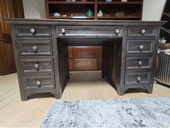 Living Spaces Valencia Executive Desk